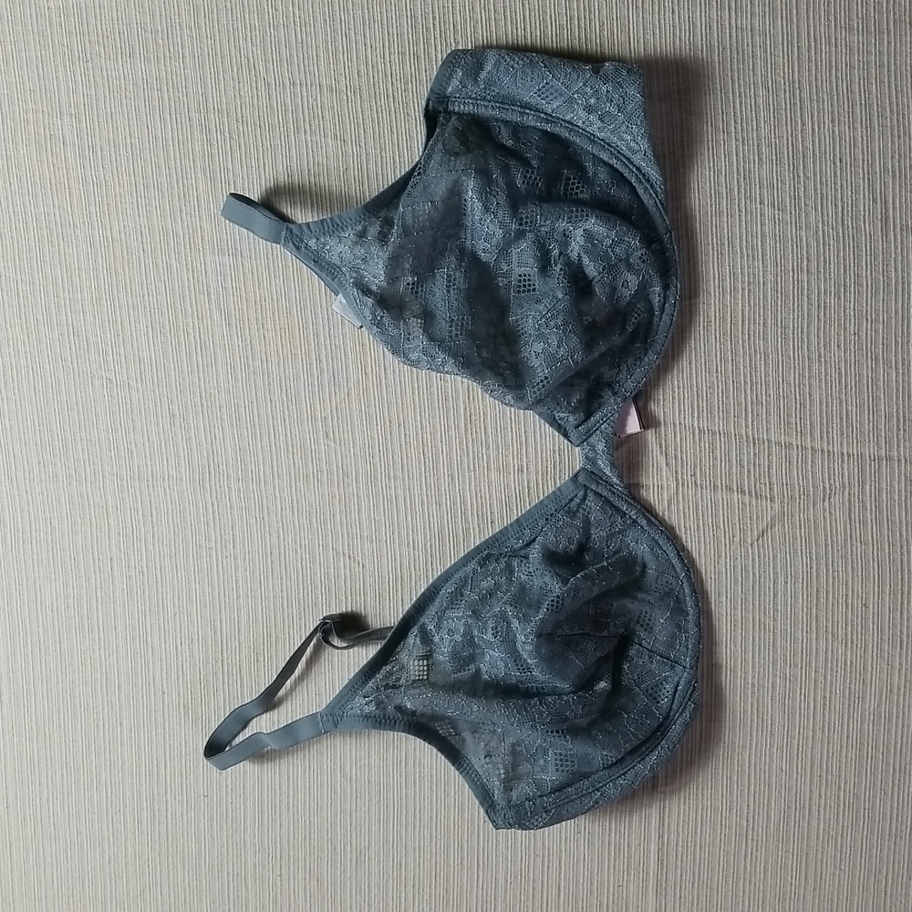 Victoria's secret 34DDD bra